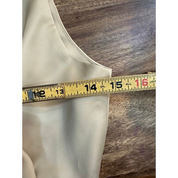 House Of London Tan Cream V-Neckline Sleeveless Romper Size Small - Picture 14 of 16